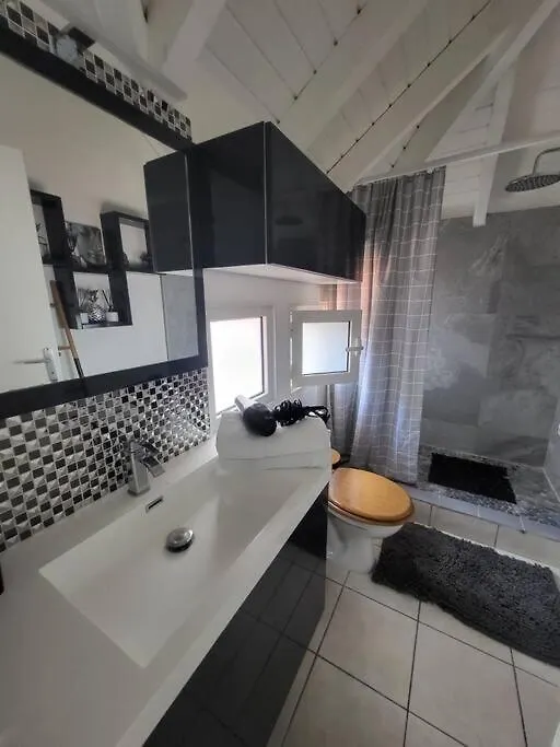 Holiday home Maison Tout Confort Au Moule, Proche De La Mer Villa Le Moule