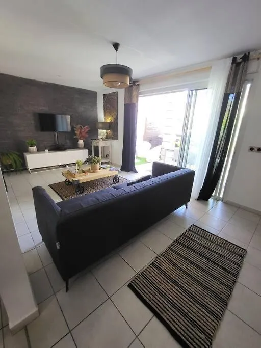 Holiday home Maison Tout Confort Au Moule, Proche De La Mer Villa Le Moule
